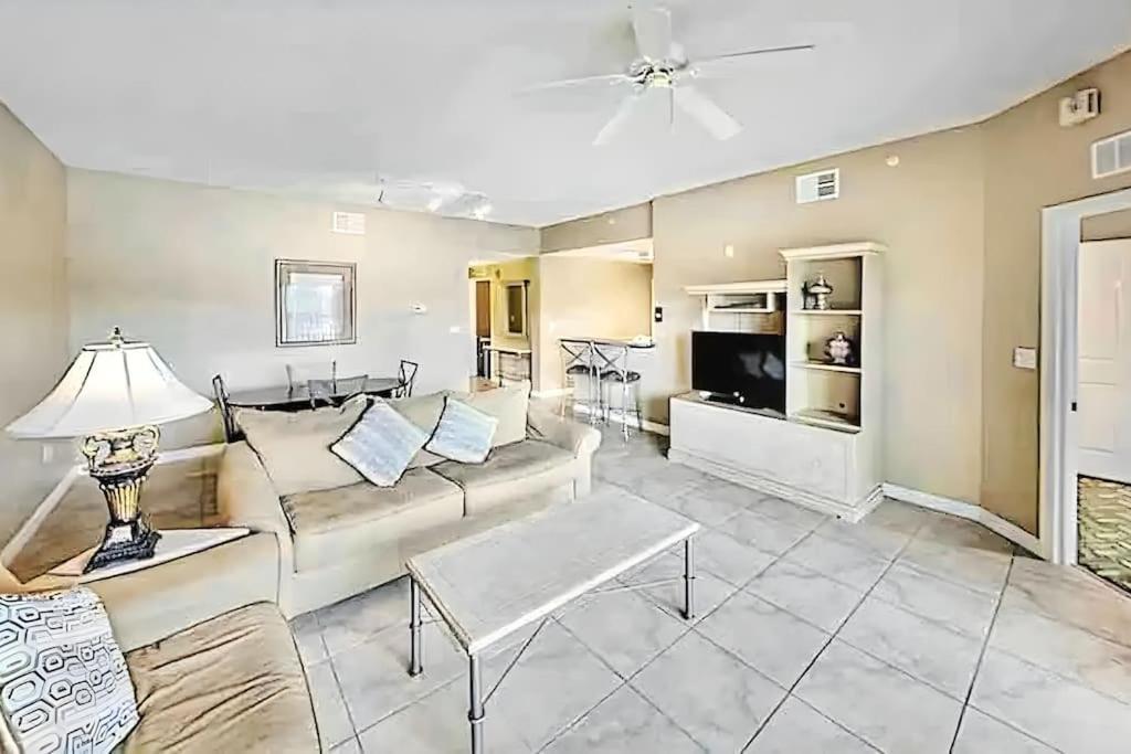 Entire Rental 3-Br Minutes From Disney X8 Hot Tub Apartment 2204 奥兰多 外观 照片