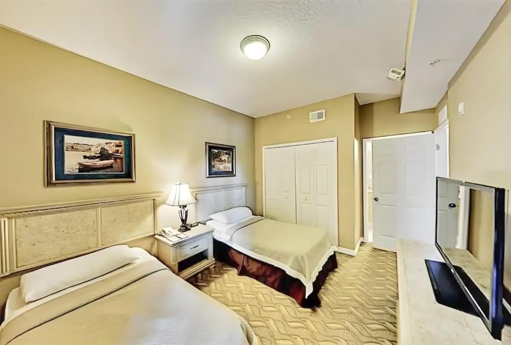 Entire Rental 3-Br Minutes From Disney X8 Hot Tub Apartment 2204 奥兰多 外观 照片